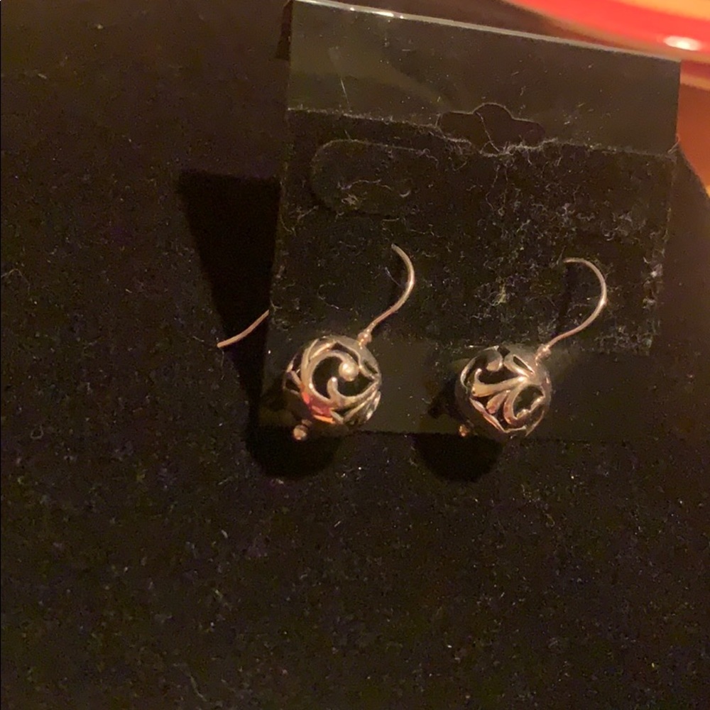 Simple delight Silpada Earrings (Retired)